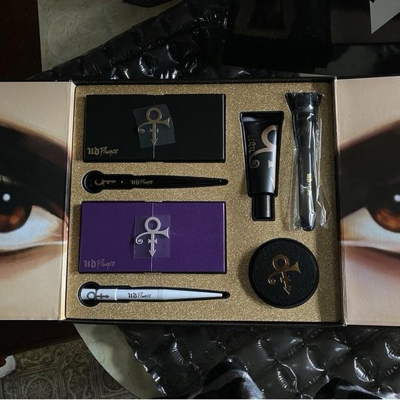 URBAN DECAY X PRINCE COLLECTION VAULT - Picture 1 of 6